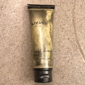 Wen sweet almond mint anti-frizz styling cream 4oz